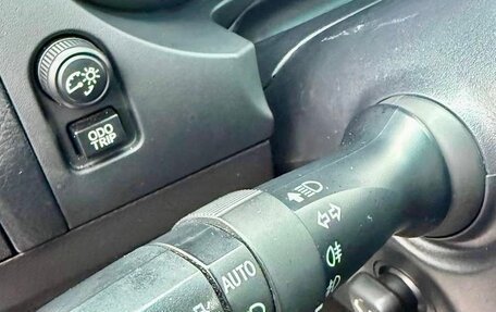 Toyota Land Cruiser Prado 150 рестайлинг 2, 2011 год, 2 675 000 рублей, 23 фотография