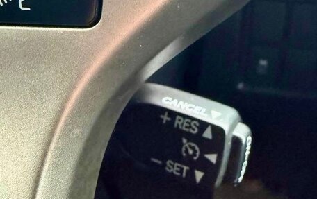 Toyota Land Cruiser Prado 150 рестайлинг 2, 2011 год, 2 675 000 рублей, 25 фотография