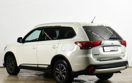 Mitsubishi Outlander III рестайлинг 3, 2016 год, 1 699 000 рублей, 3 фотография