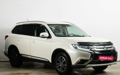 Mitsubishi Outlander III рестайлинг 3, 2016 год, 1 699 000 рублей, 2 фотография
