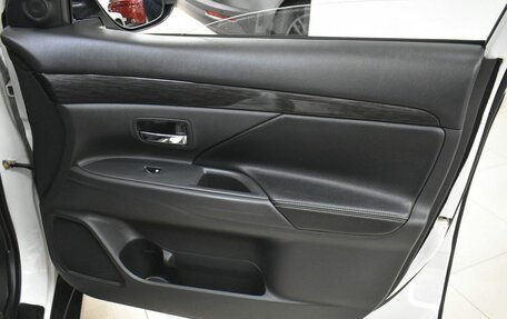 Mitsubishi Outlander III рестайлинг 3, 2016 год, 1 699 000 рублей, 17 фотография