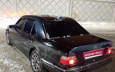 Mercedes-Benz E-Класс, 1994 год, 225 000 рублей, 8 фотография