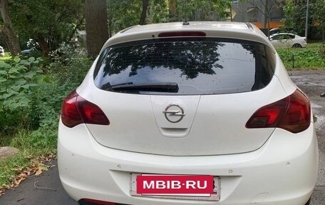 Opel Astra J, 2011 год, 400 000 рублей, 2 фотография