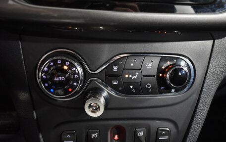 Renault Sandero II рестайлинг, 2016 год, 890 000 рублей, 15 фотография