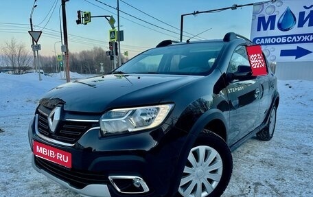 Renault Sandero II рестайлинг, 2018 год, 990 000 рублей, 1 фотография