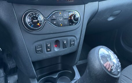 Renault Sandero II рестайлинг, 2018 год, 990 000 рублей, 20 фотография