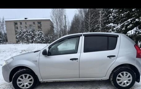 Renault Sandero I, 2013 год, 599 999 рублей, 2 фотография