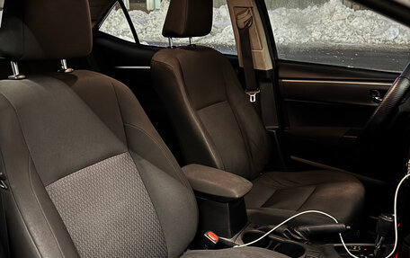 Toyota Corolla, 2015 год, 1 370 000 рублей, 10 фотография