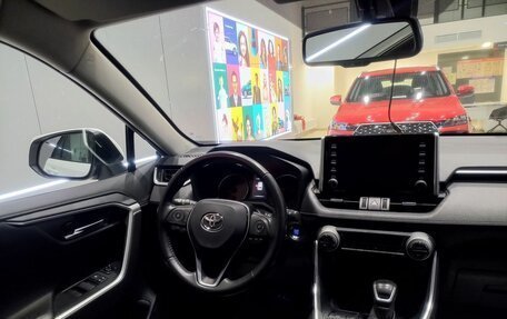 Toyota RAV4, 2021 год, 3 250 000 рублей, 14 фотография