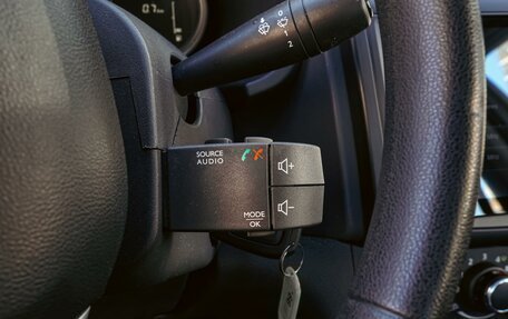 Renault Logan II, 2019 год, 1 250 000 рублей, 14 фотография