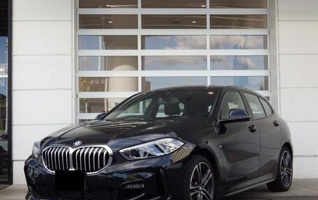 BMW 1 серия, 2023 год, 1 463 000 рублей, 1 фотография