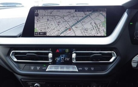 BMW 1 серия, 2023 год, 1 463 000 рублей, 10 фотография