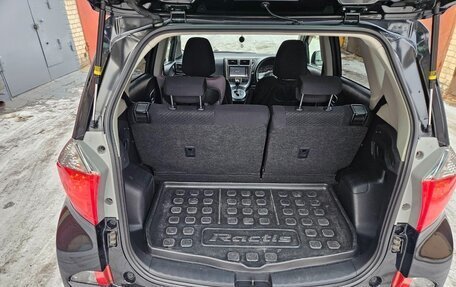 Toyota Ractis II, 2011 год, 920 000 рублей, 6 фотография