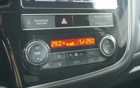 Mitsubishi Outlander III рестайлинг 3, 2019 год, 2 620 000 рублей, 13 фотография