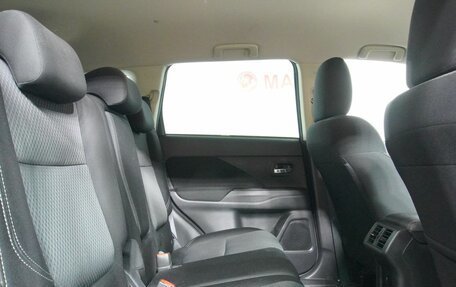 Mitsubishi Outlander III рестайлинг 3, 2019 год, 2 620 000 рублей, 11 фотография