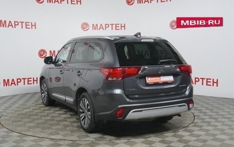 Mitsubishi Outlander III рестайлинг 3, 2019 год, 2 620 000 рублей, 7 фотография