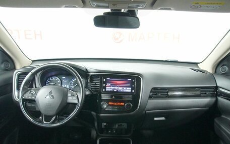 Mitsubishi Outlander III рестайлинг 3, 2019 год, 2 620 000 рублей, 15 фотография