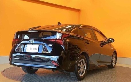 Toyota Prius IV XW50, 2022 год, 1 650 000 рублей, 4 фотография