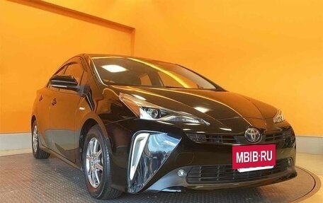 Toyota Prius IV XW50, 2022 год, 1 650 000 рублей, 3 фотография