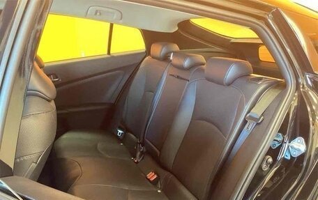 Toyota Prius IV XW50, 2022 год, 1 650 000 рублей, 10 фотография