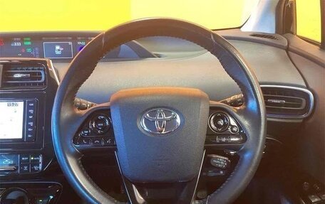 Toyota Prius IV XW50, 2022 год, 1 650 000 рублей, 16 фотография