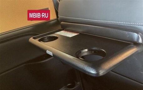 Toyota Noah III, 2018 год, 1 980 000 рублей, 14 фотография