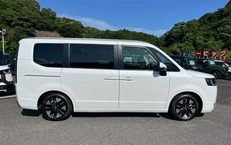 Honda Stepwgn, 2025 год, 2 550 000 рублей, 4 фотография