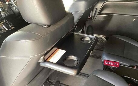 Toyota Noah III, 2018 год, 1 880 000 рублей, 20 фотография