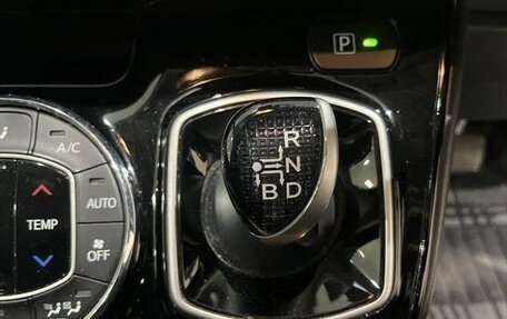 Toyota Voxy III, 2018 год, 2 170 000 рублей, 9 фотография