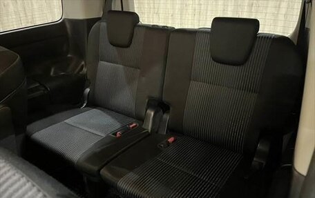 Toyota Voxy III, 2018 год, 2 170 000 рублей, 12 фотография