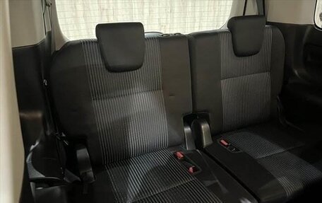 Toyota Voxy III, 2018 год, 2 170 000 рублей, 18 фотография