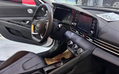 Hyundai Elantra, 2023 год, 1 299 000 рублей, 12 фотография