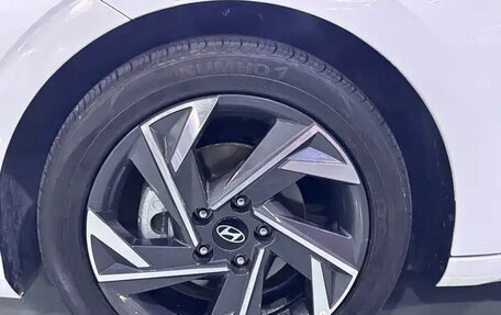 Hyundai Elantra, 2023 год, 1 299 000 рублей, 15 фотография