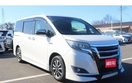 Toyota Esquire I, 2018 год, 1 980 000 рублей, 1 фотография