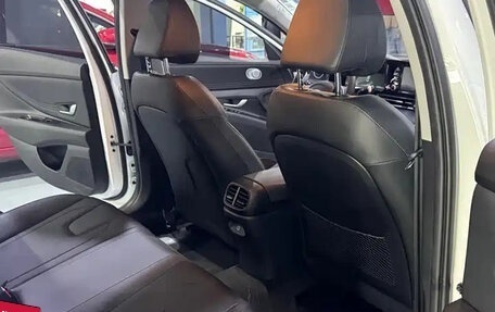 Hyundai Elantra, 2023 год, 1 299 000 рублей, 13 фотография