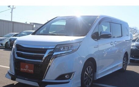 Toyota Esquire I, 2018 год, 1 980 000 рублей, 3 фотография