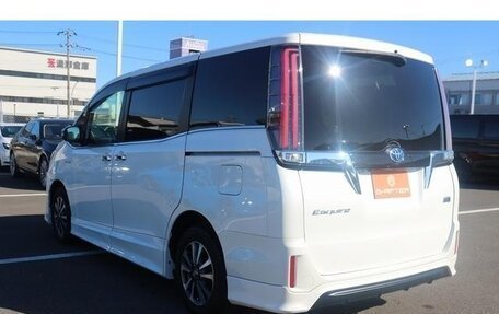 Toyota Esquire I, 2018 год, 1 980 000 рублей, 4 фотография