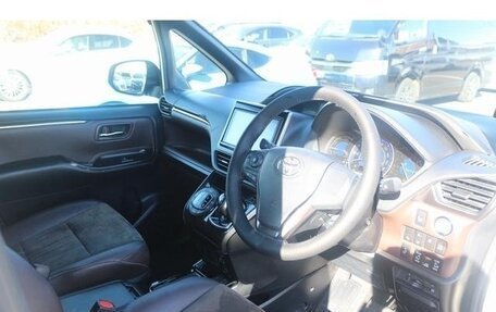 Toyota Esquire I, 2018 год, 1 980 000 рублей, 11 фотография
