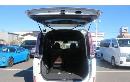 Toyota Esquire I, 2018 год, 1 980 000 рублей, 27 фотография