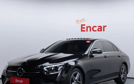 Mercedes-Benz E-Класс, 2022 год, 5 700 000 рублей, 1 фотография