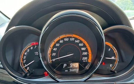 Toyota Yaris XP150 рестайлинг, 2022 год, 999 000 рублей, 7 фотография