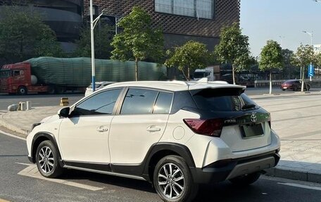 Toyota Yaris XP150 рестайлинг, 2022 год, 999 000 рублей, 3 фотография