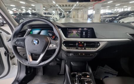 BMW 1 серия, 2021 год, 2 144 000 рублей, 10 фотография