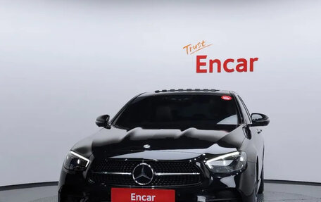 Mercedes-Benz E-Класс, 2022 год, 5 700 000 рублей, 3 фотография