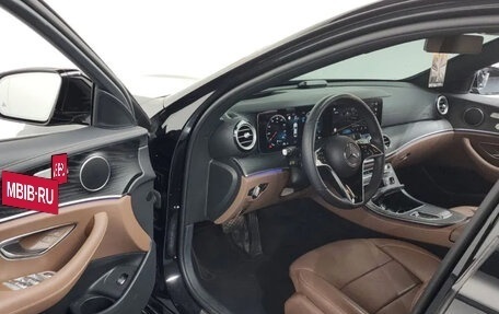 Mercedes-Benz E-Класс, 2022 год, 5 700 000 рублей, 10 фотография