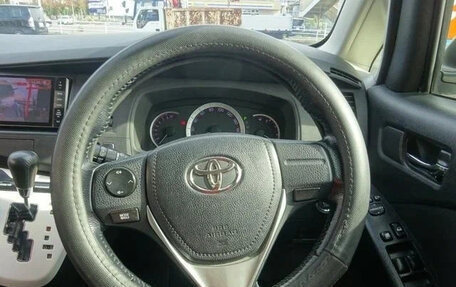 Toyota ISis I, 2014 год, 990 007 рублей, 13 фотография