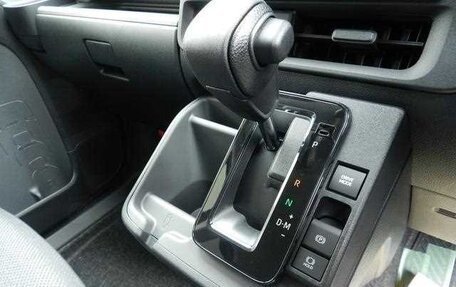 Toyota Sienta, 2025 год, 1 980 000 рублей, 10 фотография