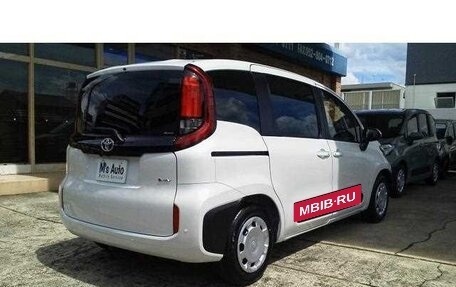 Toyota Sienta, 2025 год, 1 980 000 рублей, 7 фотография