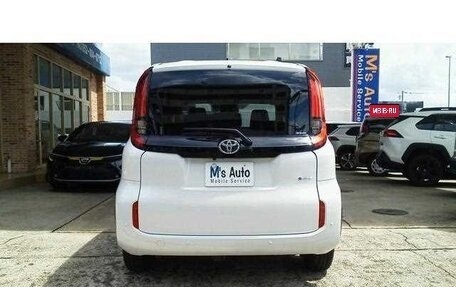 Toyota Sienta, 2025 год, 1 980 000 рублей, 6 фотография