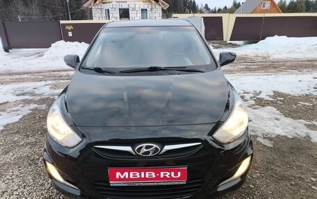 Hyundai Solaris II рестайлинг, 2013 год, 800 000 рублей, 1 фотография